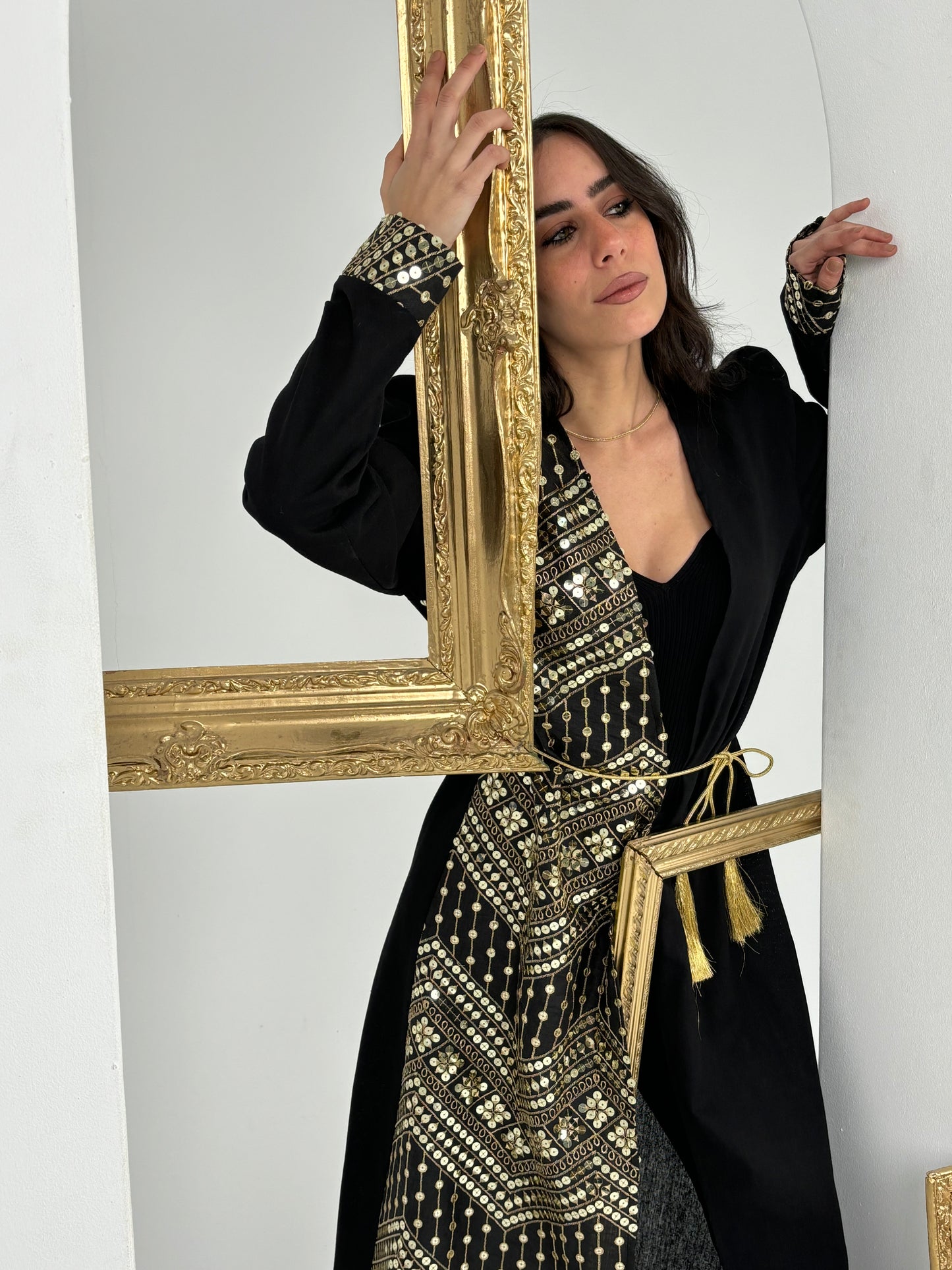 Gold noir kaftan.